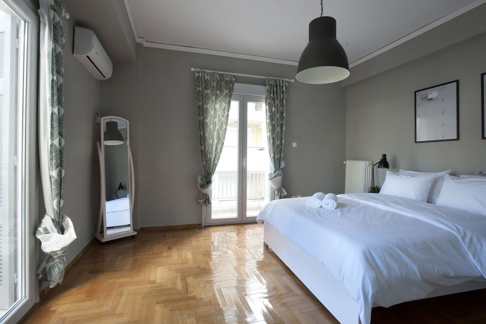 undefined Ambelokipi. Spacious Sunny Apartment 2