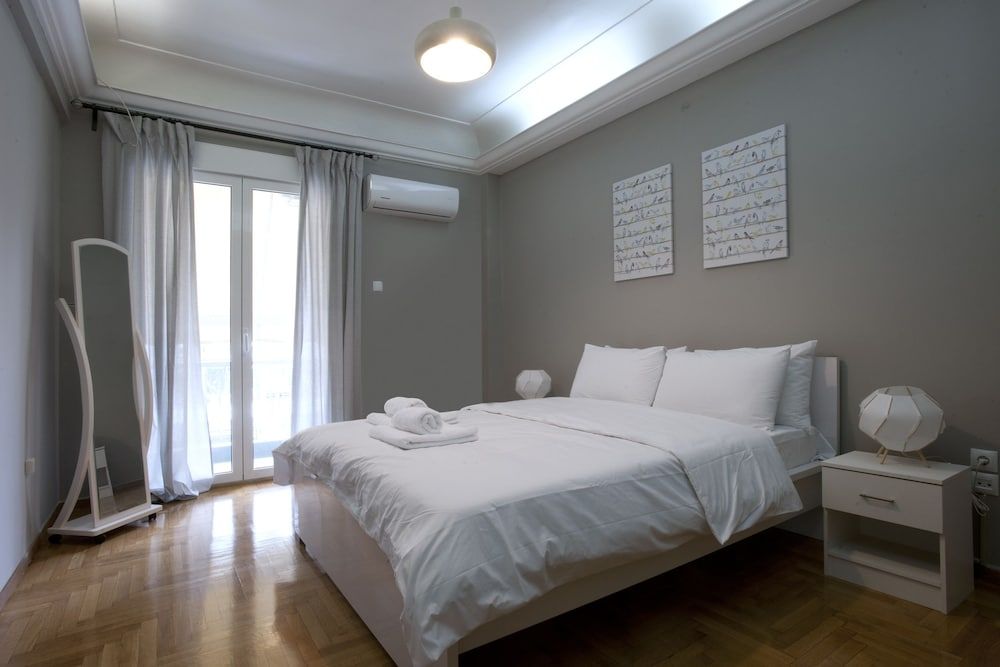 undefined Modern  Comfortable Apartment 2