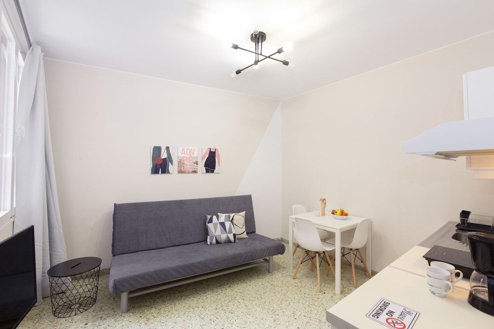 undefined Psirri Place 5