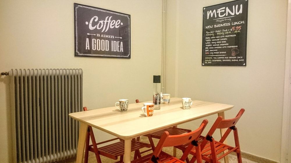 undefined Spacious Apartment in Athens 3