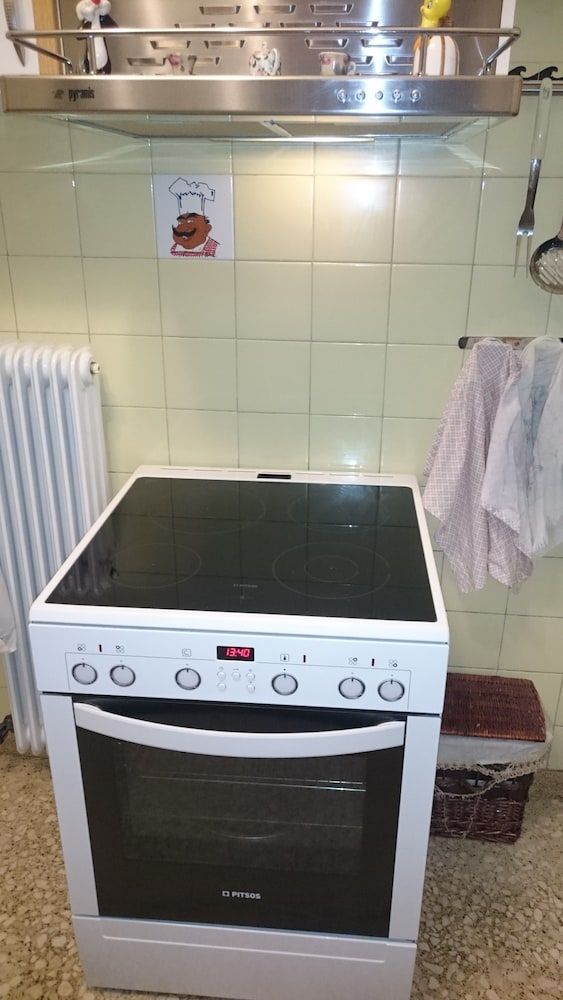 undefined Classical Apartment near Acropolis 10