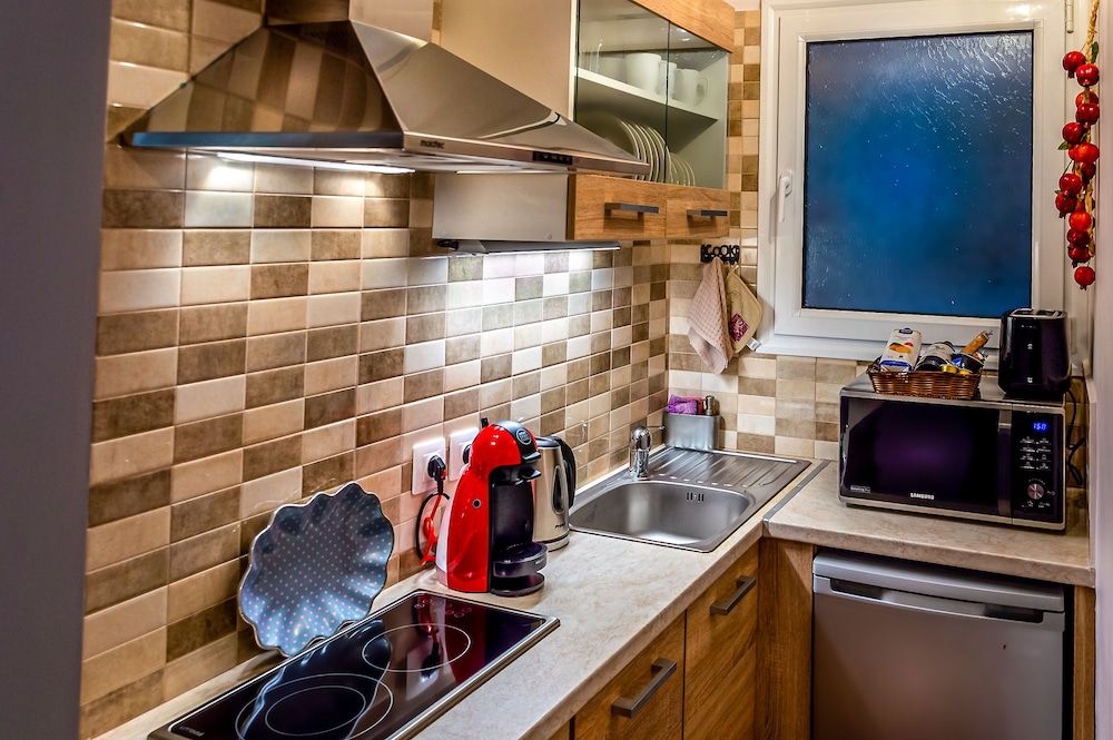 undefined Zoe's Studio 6