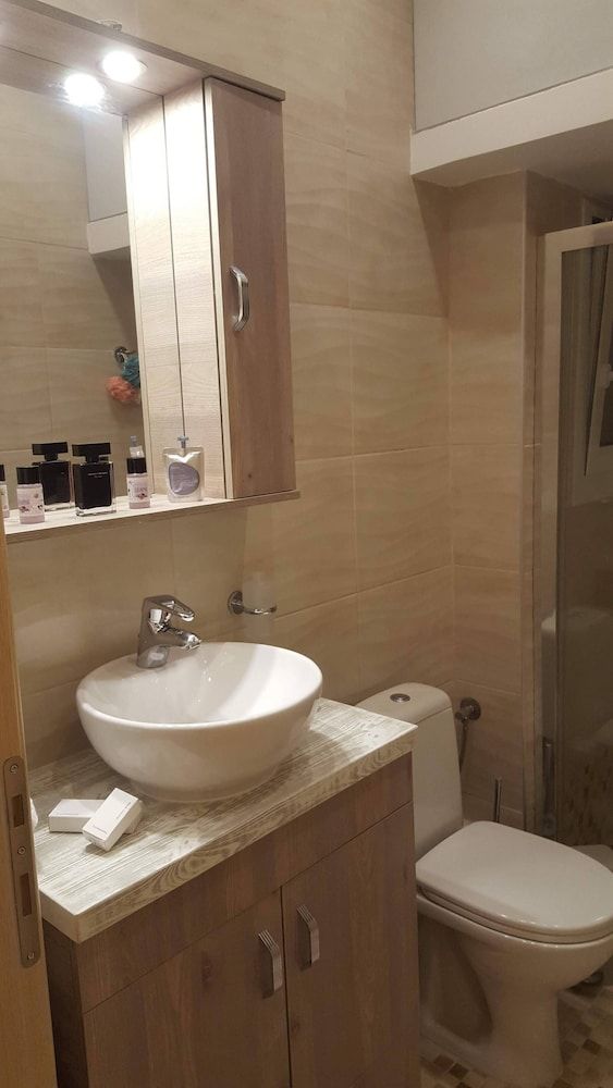 Zoe's Studio Apartment, 2 Bedrooms 14