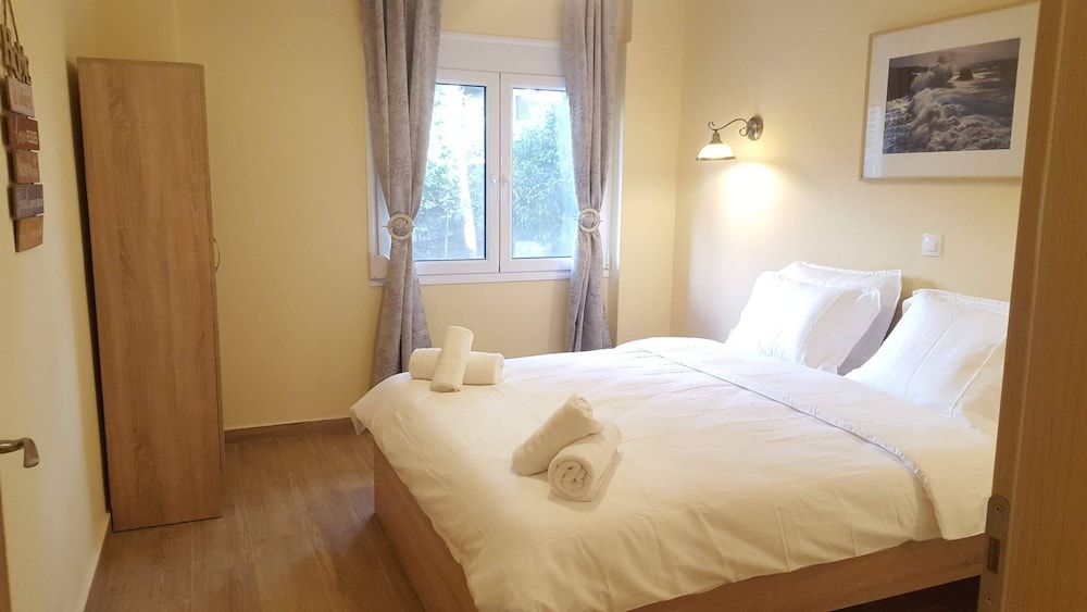 Zoe's Studio Apartment, 2 Bedrooms