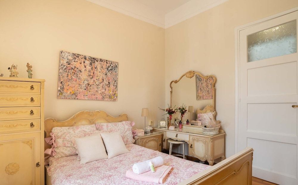 undefined Classic Central Athinian Apartment