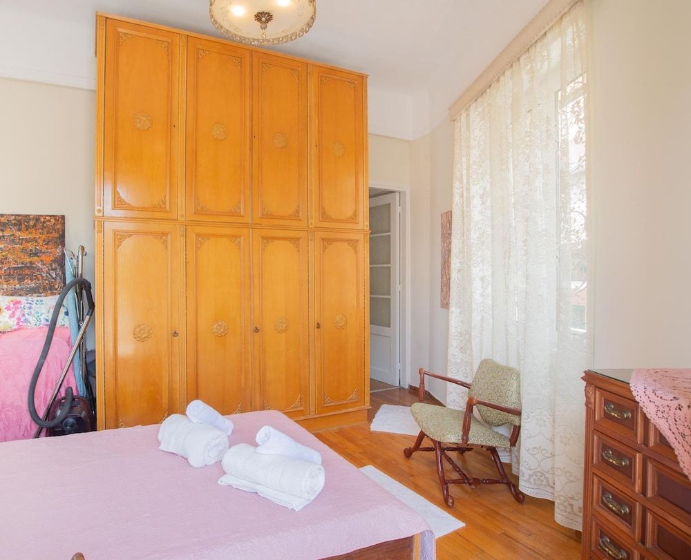 undefined Classic Central Athinian Apartment 10