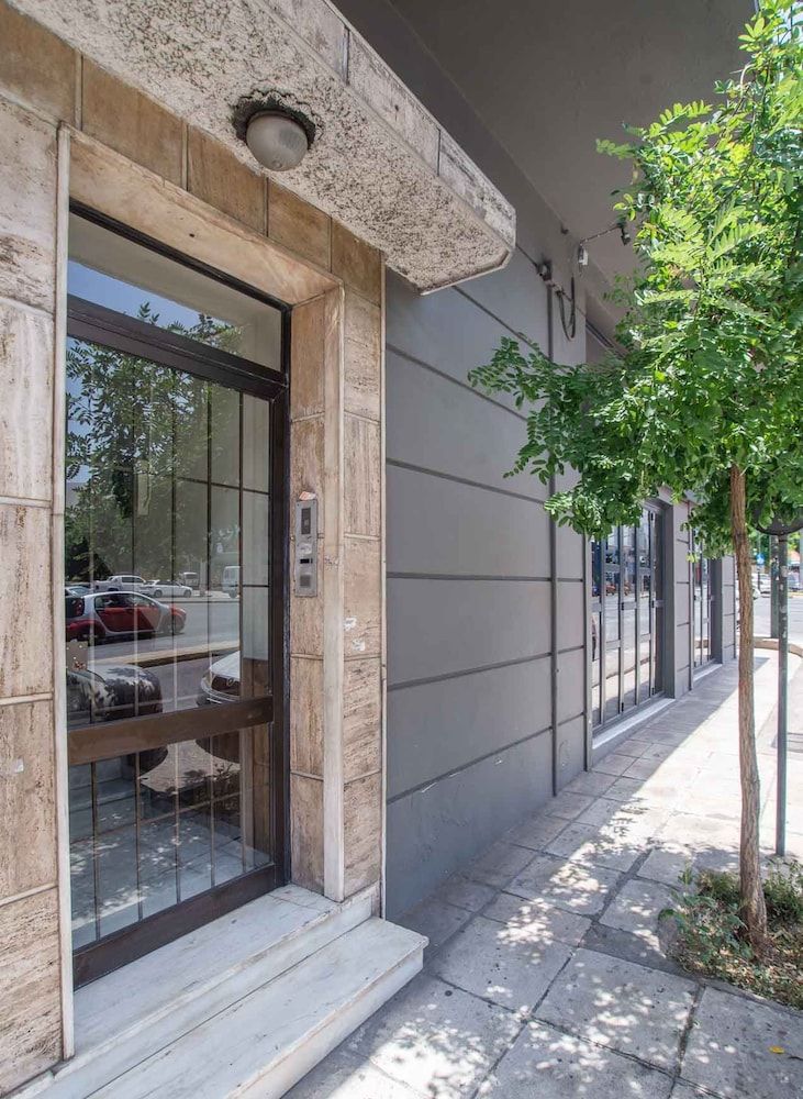 undefined Classic Central Athinian Apartment 2