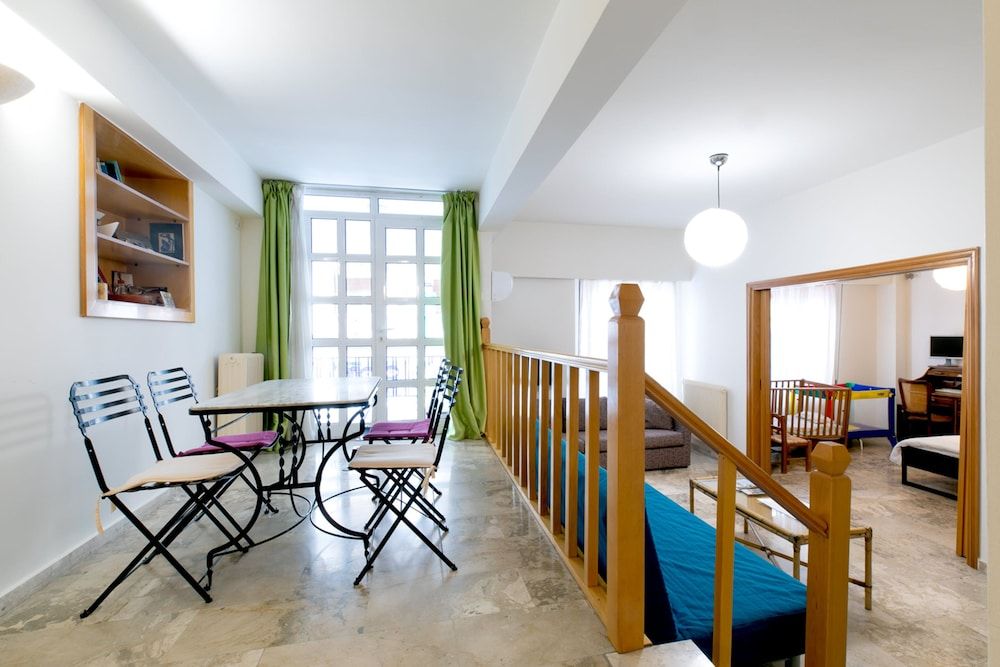 undefined Cozy Apartment in the Heart of Athens 10