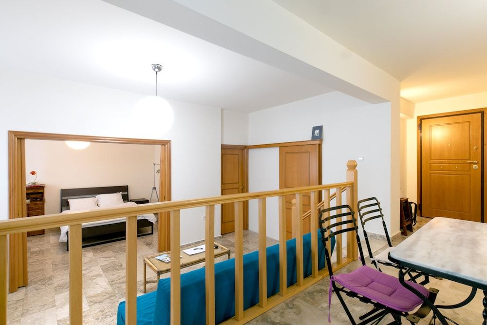 undefined Cozy Apartment in the Heart of Athens 2