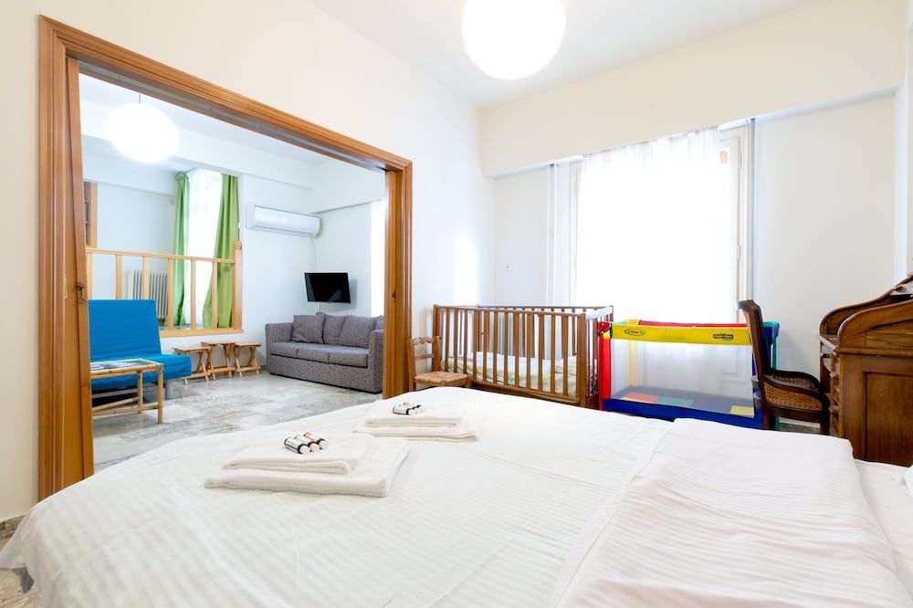 undefined Cozy Apartment in the Heart of Athens 8