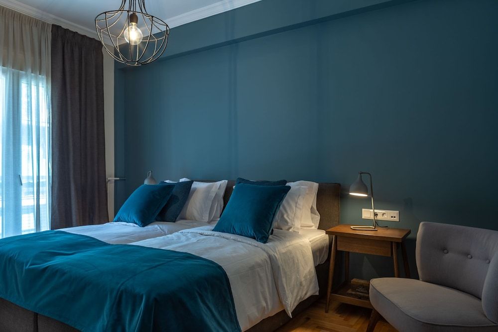 undefined Finesse Luxury Flat 6