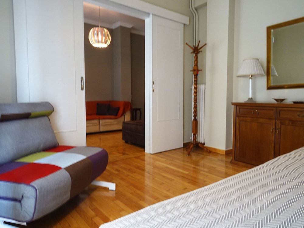 undefined Chic Central Apt In Evangelismos Metro 9