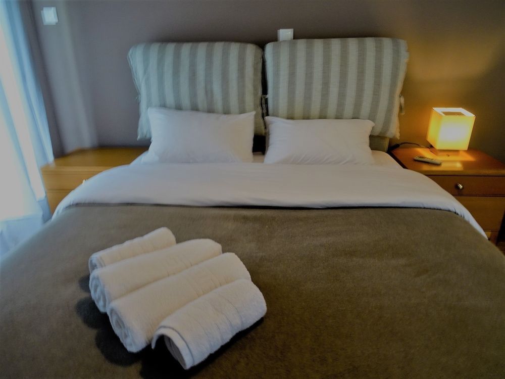 undefined Chic Central Apt In Evangelismos Metro 4