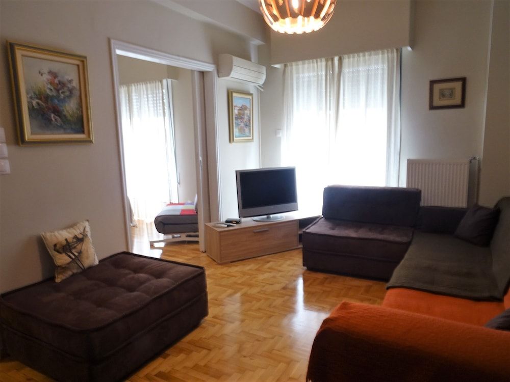 undefined Chic Central Apt In Evangelismos Metro 8