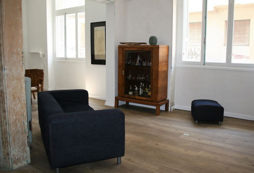 Neoclassical ART-House Bhive Apartment, 3 Bedrooms 30