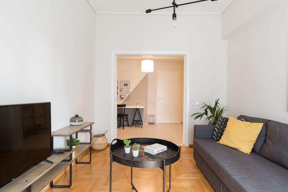 UPSTREET Modern Flat next to the USA Embassy Apartment 15