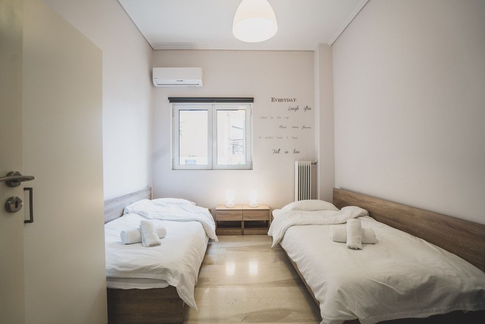 undefined Daydreamers Flat Staircase to Neos Kosmos 4