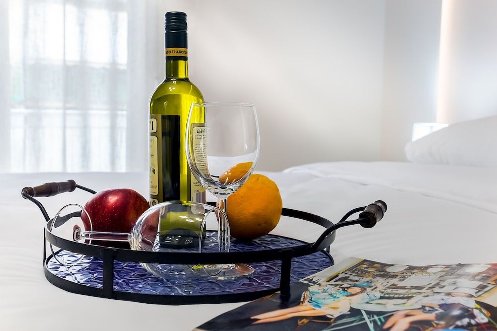 Spacious 3-Bedroom Apartment Near the Train Apartment, City View 27