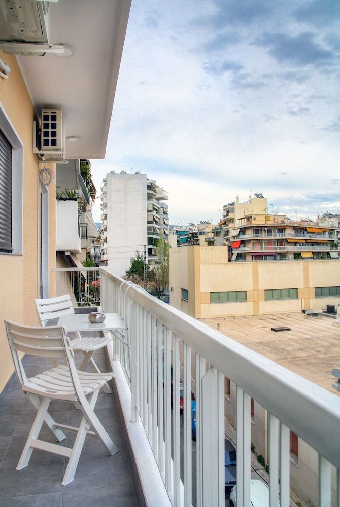 Spacious 3-Bedroom Apartment Near the Train Apartment, City View 32