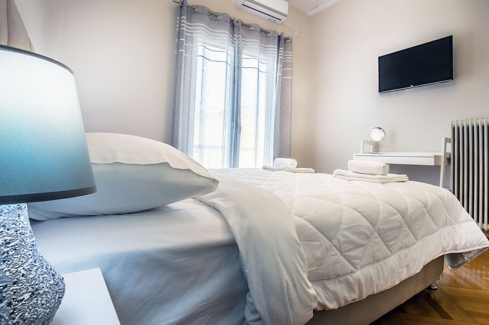 Spacious 3-Bedroom Apartment Near the Train Apartment, City View 25