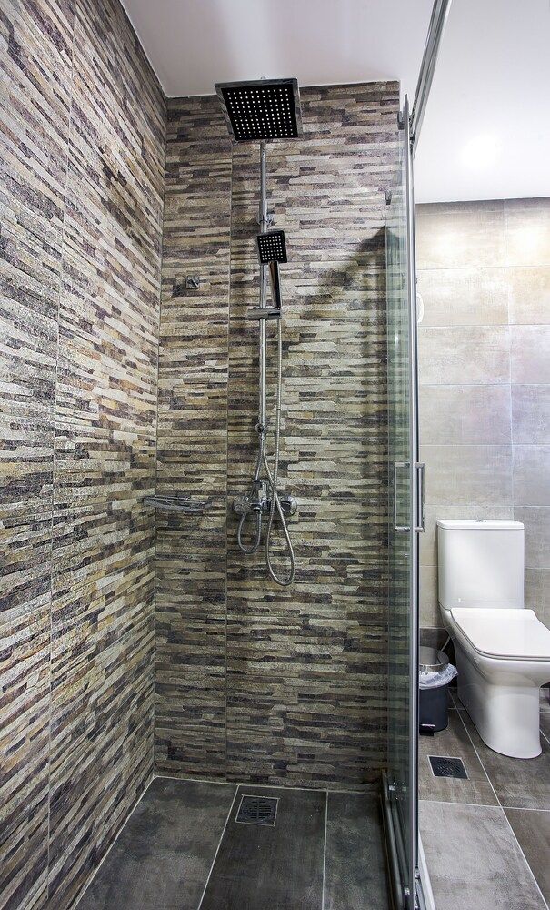 Spacious 3-Bedroom Apartment Near the Train Apartment, City View 28