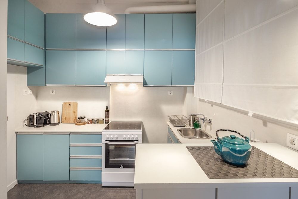 undefined UPSTREET Modern Downtown Flat -Acropolis 3