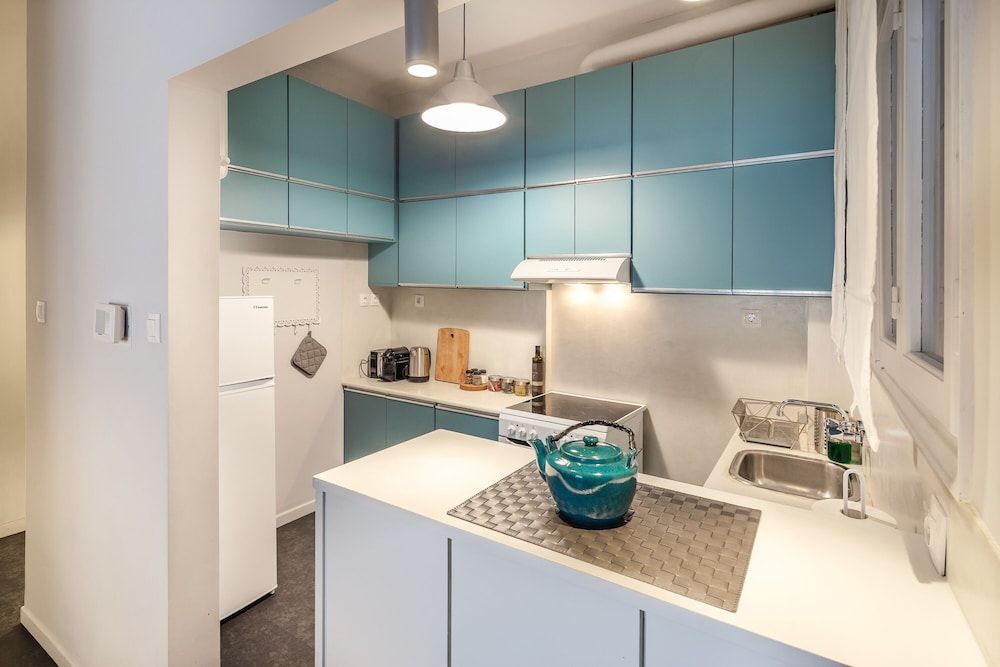 undefined UPSTREET Modern Downtown Flat -Acropolis 2