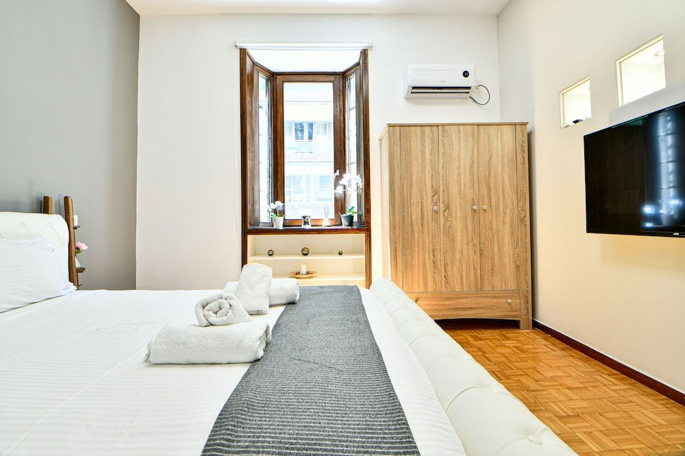 Flowers Of Athens - Boutique Aparthotel Apartment (Iris) 2