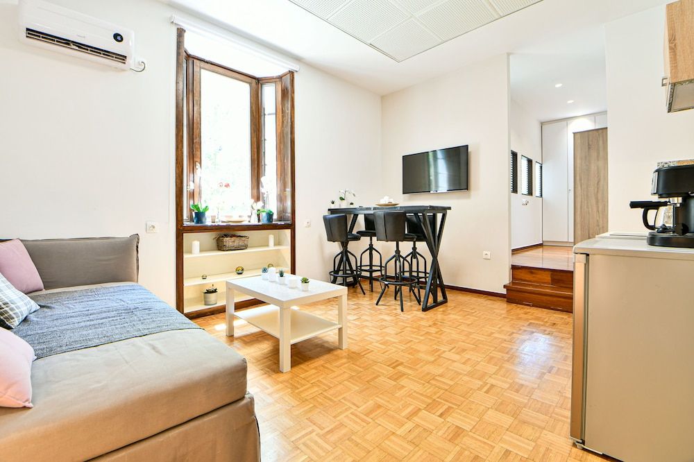 Flowers Of Athens - Boutique Aparthotel Deluxe Apartment (Lavatera) 7