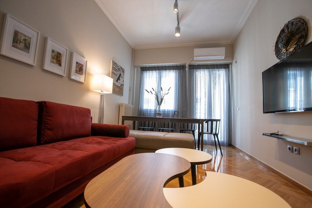 Luxurious 5 bedroom-3 bathroom Apartment 2- Athens Apartment, 1 Bedroom 50