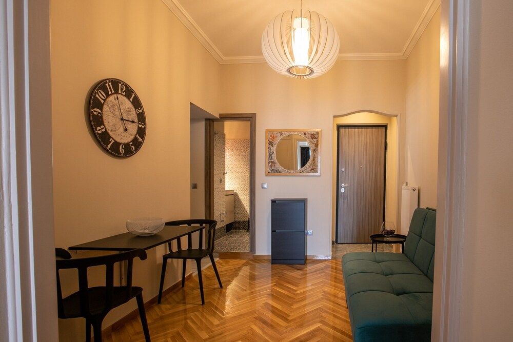 Luxurious 4 Bdrm 3Bath Apt 1- Athens Apartment, 4 Bedrooms 15