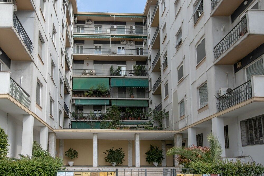 undefined Luxurious 4 Bdrm 3Bath Apt 1- Athens 2