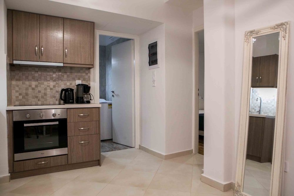 Best House Kolxidos Ampelokipoi Metro City Apartment, 1 Queen Bed with Sofa bed, Kitchen, City View 10