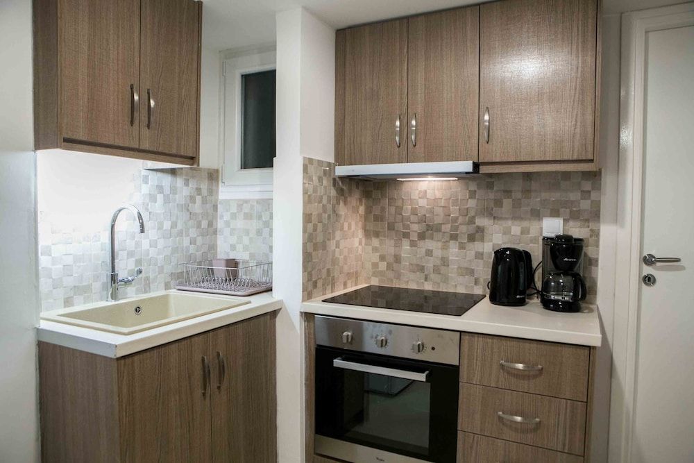 Best House Kolxidos Ampelokipoi Metro City Apartment, 1 Queen Bed with Sofa bed, Kitchen, City View 13