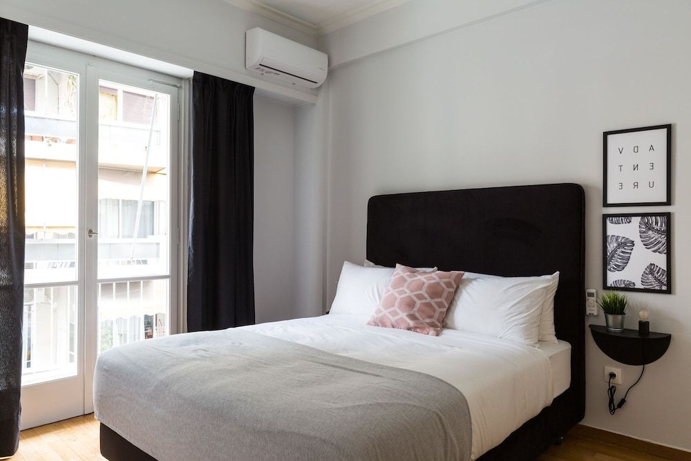 undefined UPSTREET Acropolis Core Bright Modern Apt 9