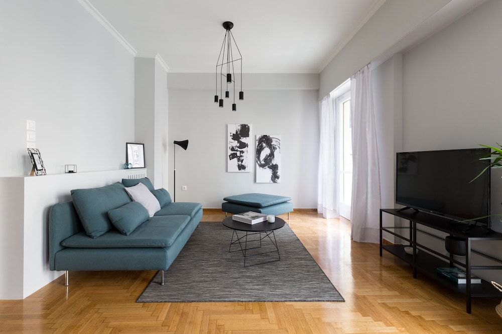 undefined UPSTREET Acropolis Core Bright Modern Apt