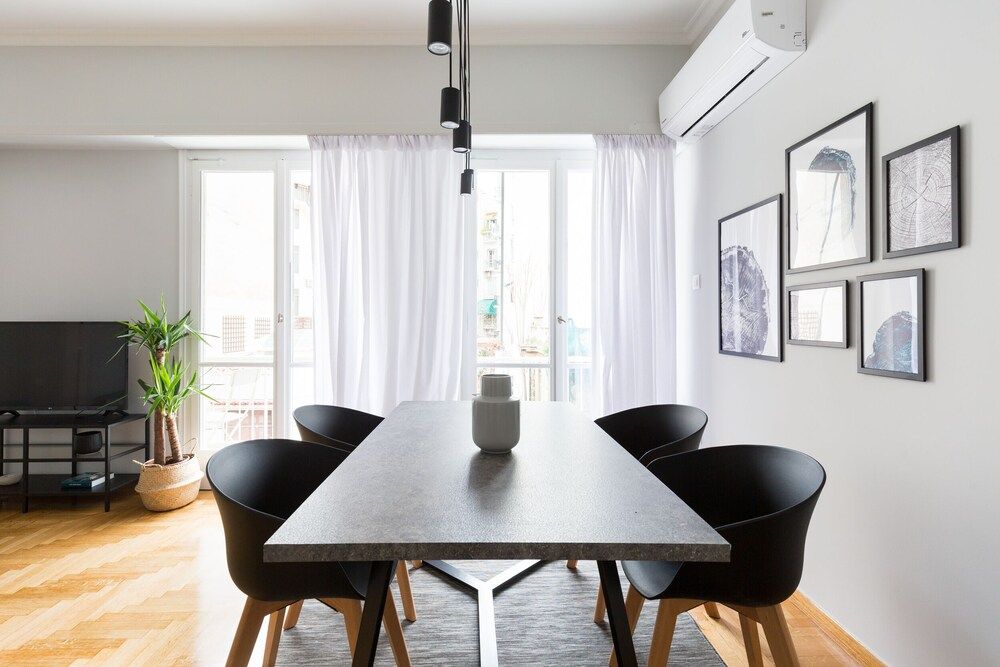 undefined UPSTREET Acropolis Core Bright Modern Apt 3