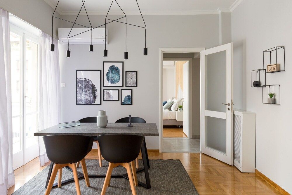 undefined UPSTREET Acropolis Core Bright Modern Apt 4