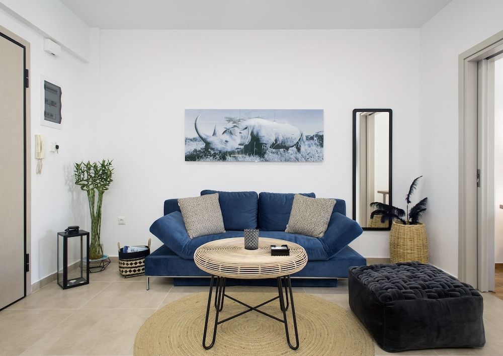 undefined Modern Bohemian Style Sun-Splashed Loft 6