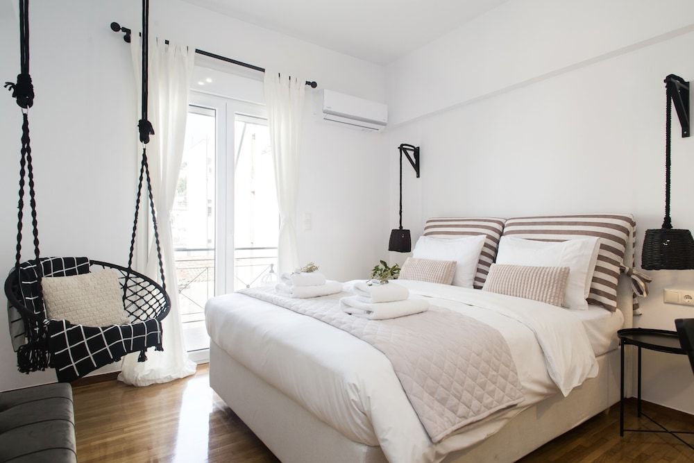 undefined Modern Bohemian Style Sun-Splashed Loft