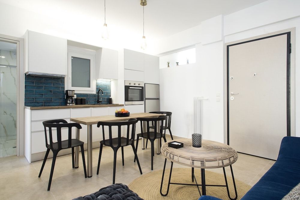 undefined Modern Bohemian Style Sun-Splashed Loft 5