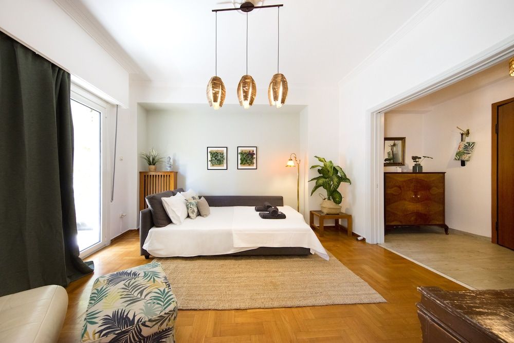 undefined Your home under Acropolis Central& safe 10