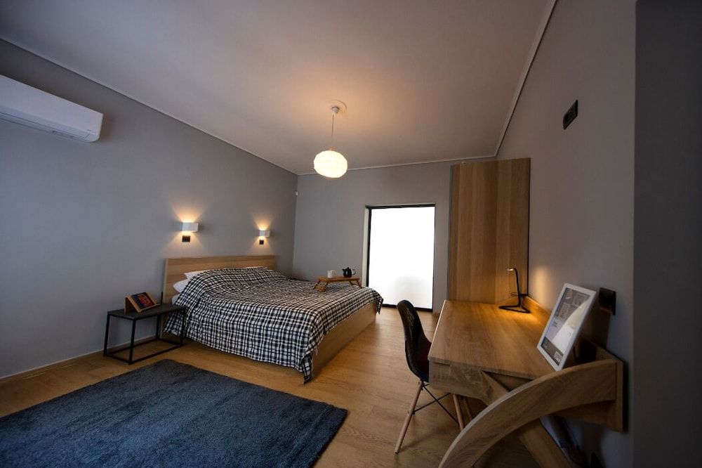 undefined Heyden Entire Super Modern Minimal Flat 3