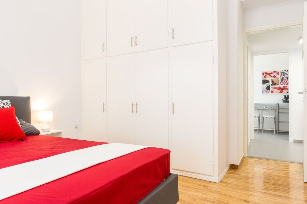 undefined Newly Renovated Stylish Urban Flat 8