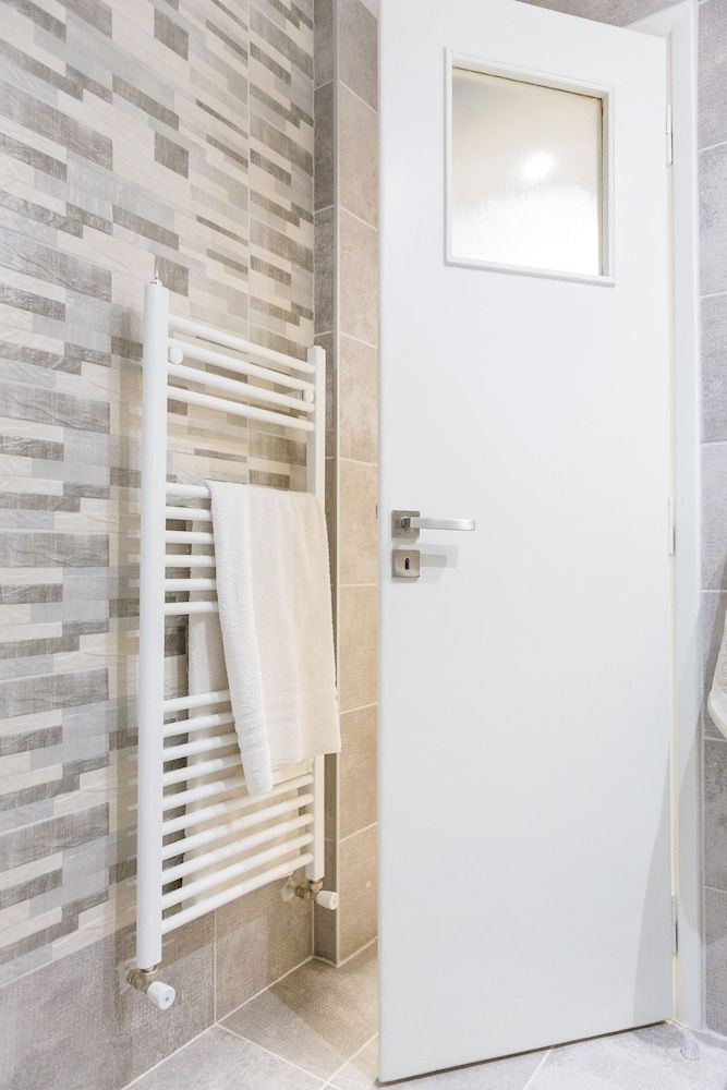 Newly Renovated Stylish Urban Flat Apartment 15