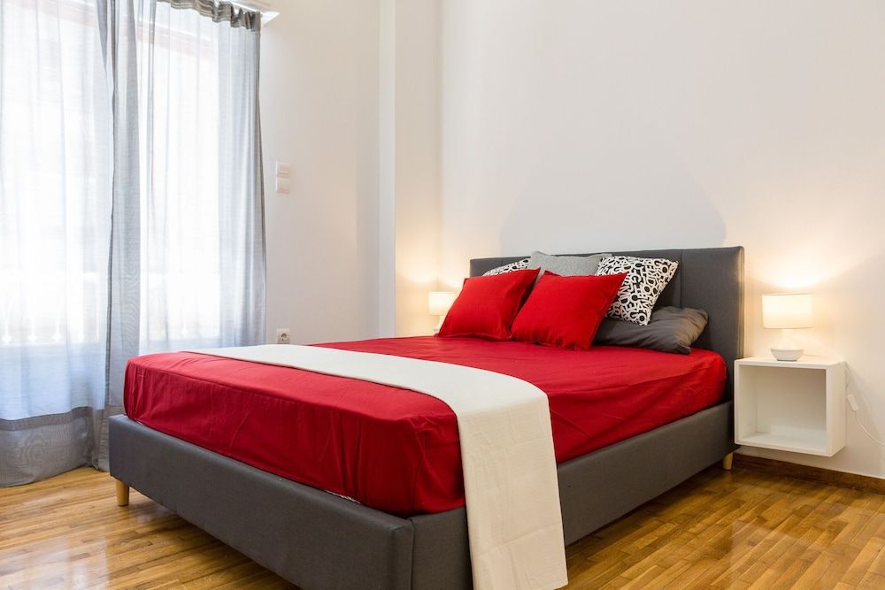 Newly Renovated Stylish Urban Flat Apartment 5