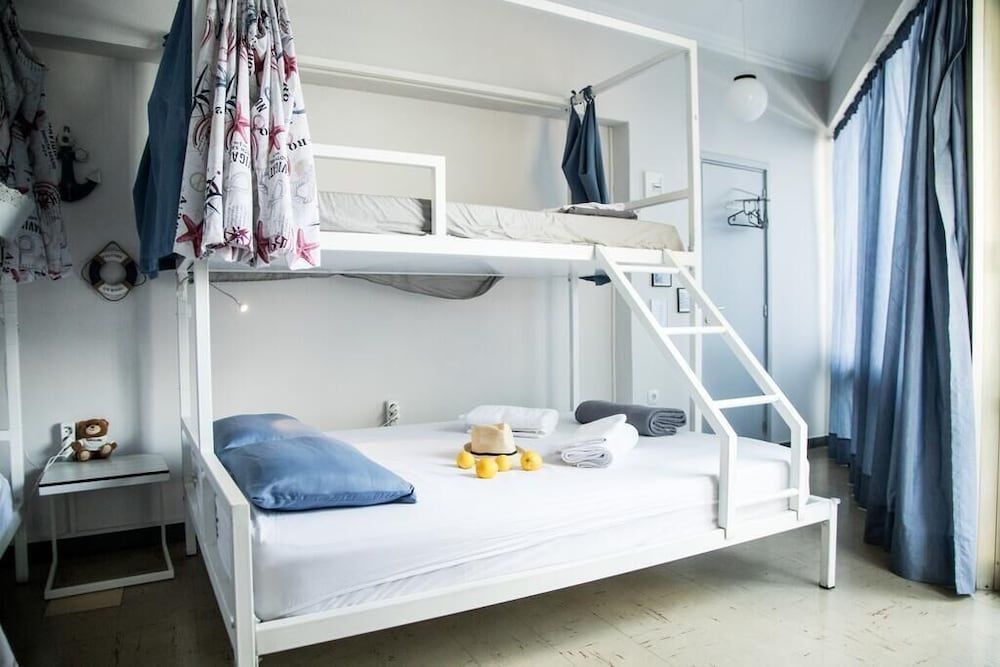 Thanasis Place Hostel Standard Shared Dormitory, Shared Bathroom 2