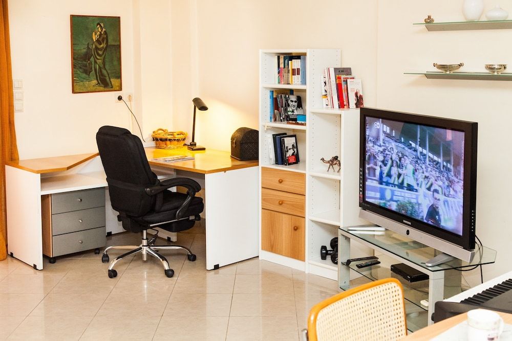 Spacious Apartment in Neos Kosmos Apartment, 2 Bedrooms 8