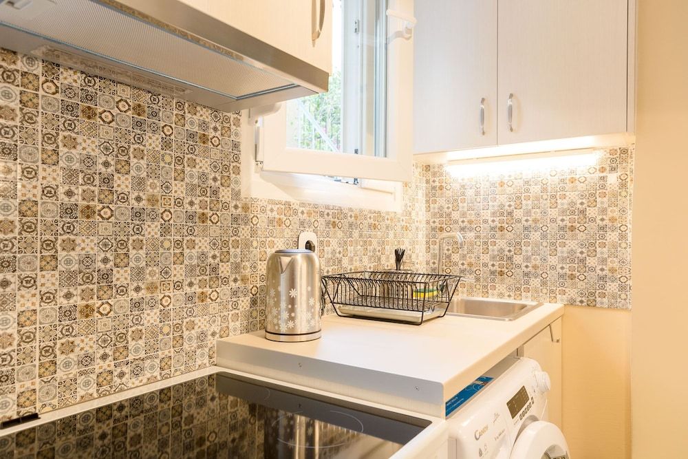 Grandma's Chic & Bright Athenian Home with a Patio Apartment, 1 Bedroom 14