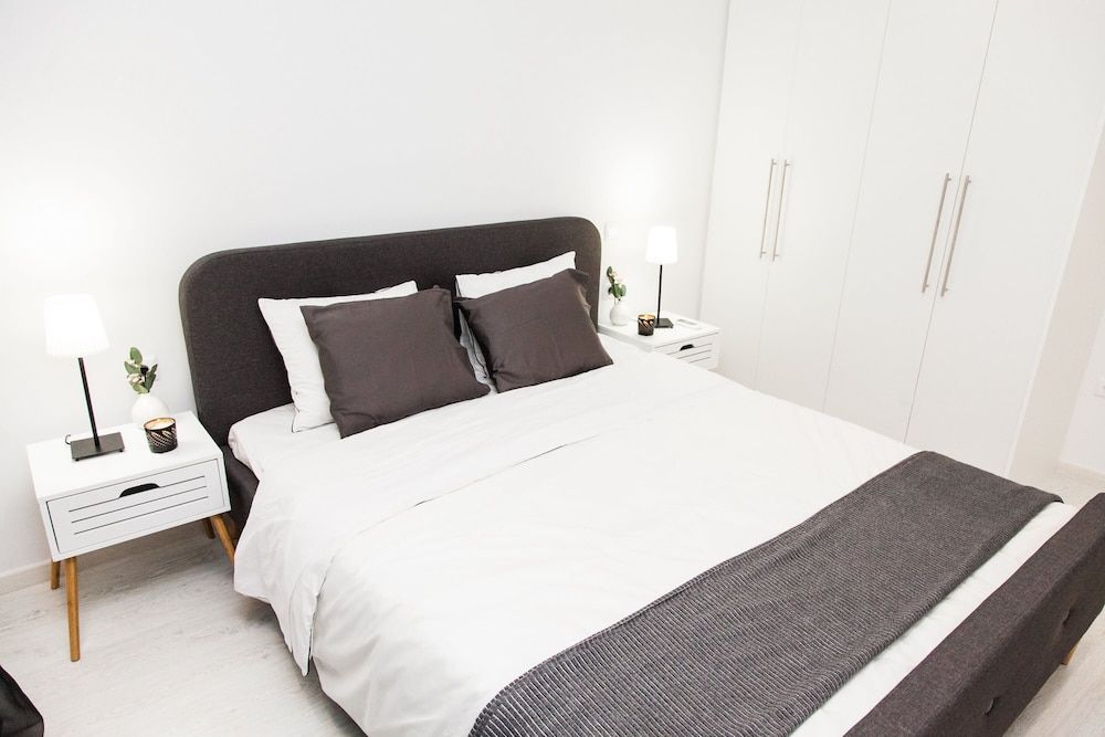 undefined Modern Glamorous Apt in Athens DT 3